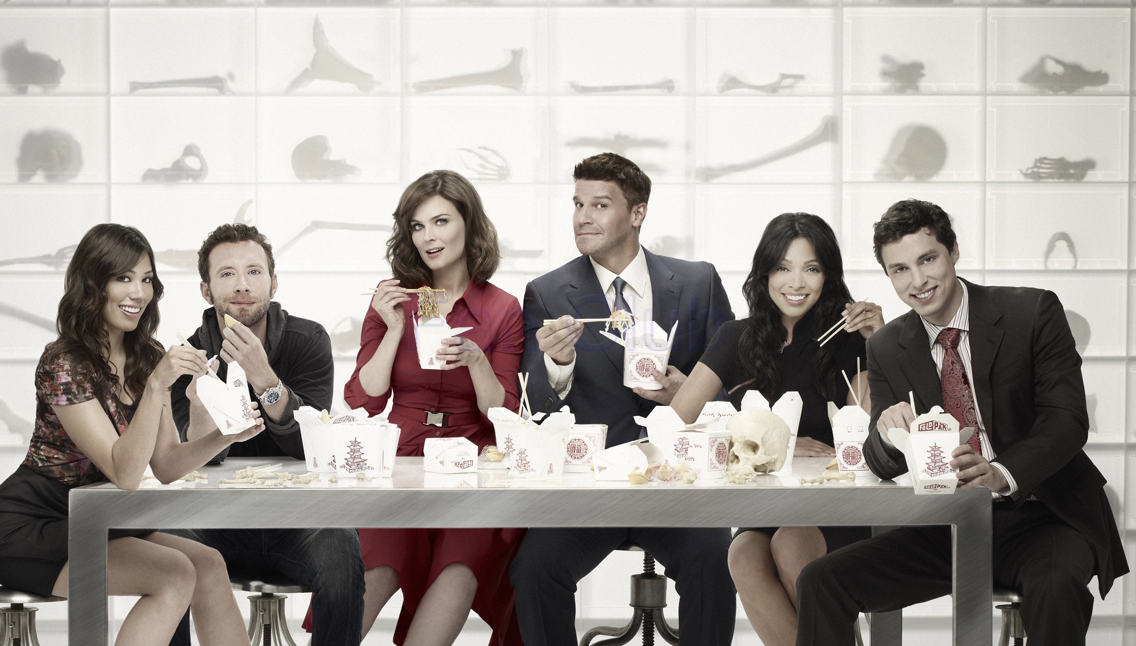 Eating With The Cast of Bones